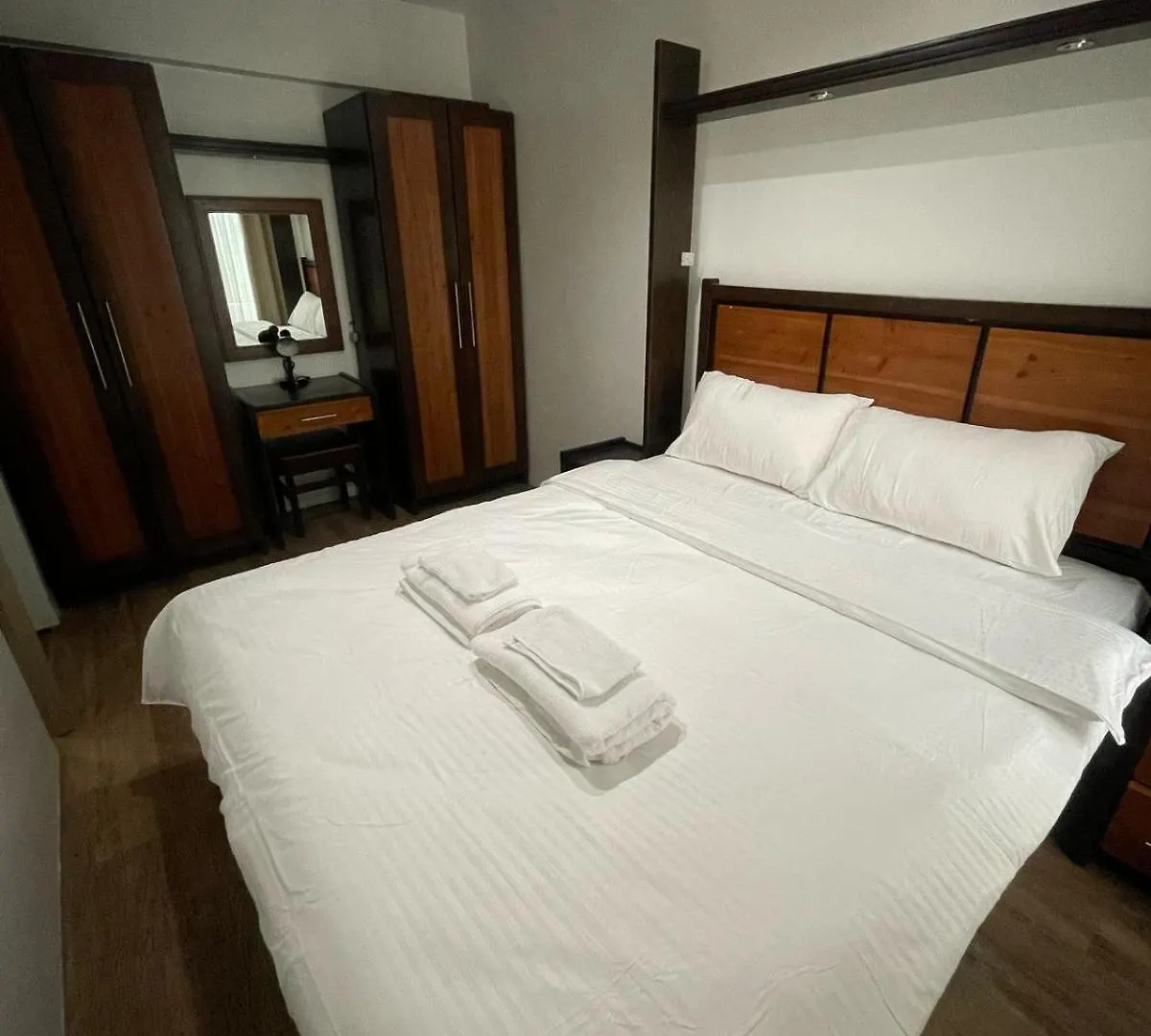 The Serenity Tower 2610 Manila 0*,